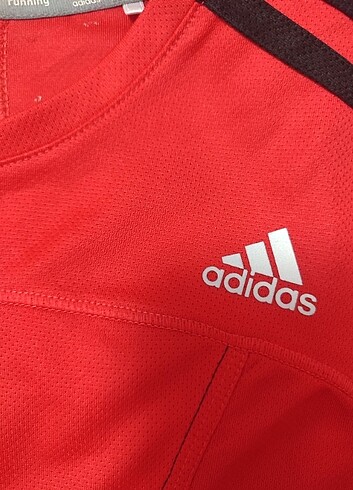 l Beden Adidas kadın koşu tişörtü 