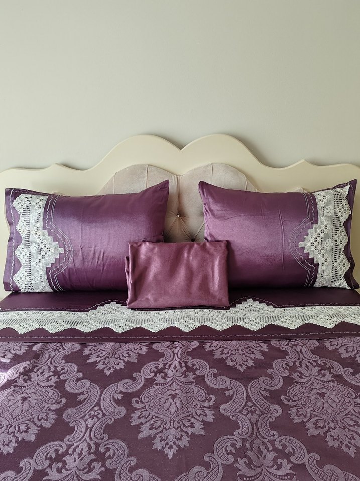 İşlemeli Parlak Mor Yatak Örtüsü - Görsel 4