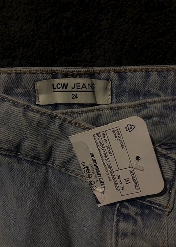 Düğmeli Kot Şort Etiketli - Görsel 4