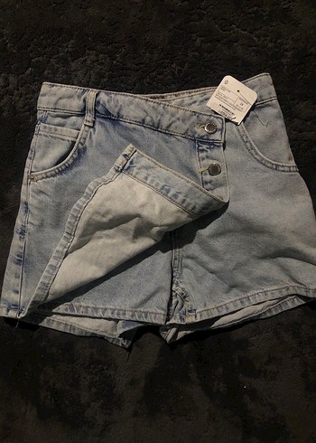 Düğmeli Kot Şort Etiketli - Görsel 2