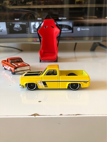 Hotwheels 83? Silverado 2?li varyasyon