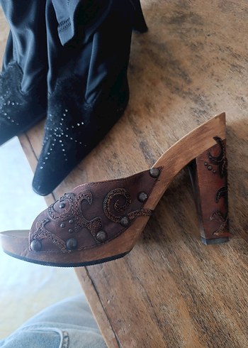 Vintage kahverengi Nakışlı Ahşap Platform Topuklu Sandalet