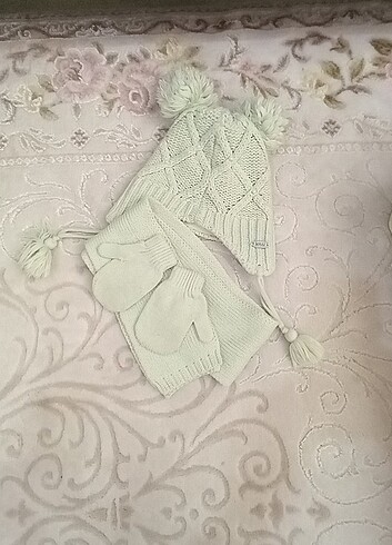 Kız çocuk atkı bere eldiven takımı