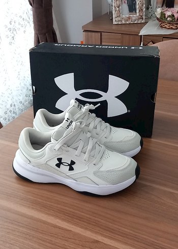 Under Armour marka erkek spor ayakkabı