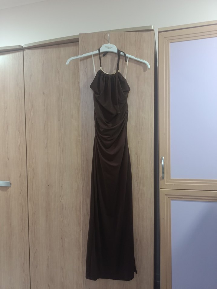 Kahverengi Drapeli Uzun Askılı Elbise - Görsel 2