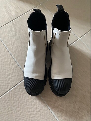 Bershka Kadın bot.