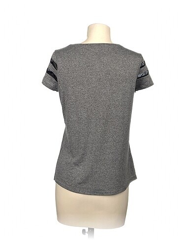 l Beden LC Waikiki T-shirt %70 İndirimli.