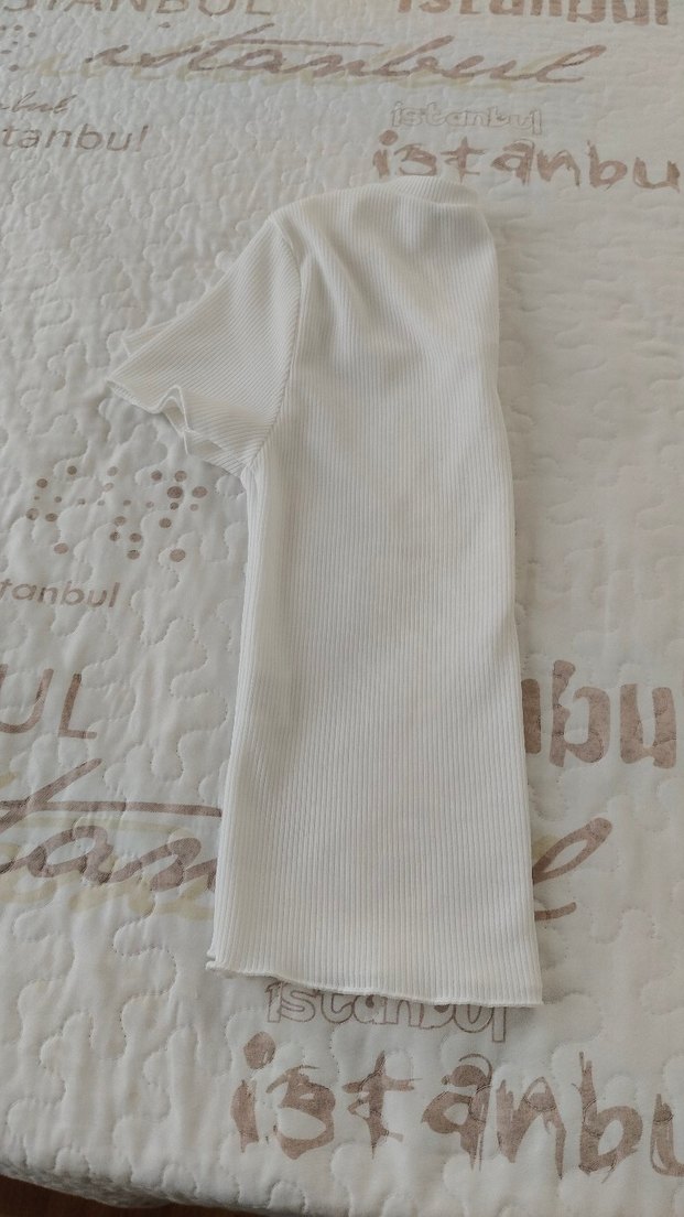 Kadın Beyaz V Yaka Kısa Kollu  Tişört - Görsel 2