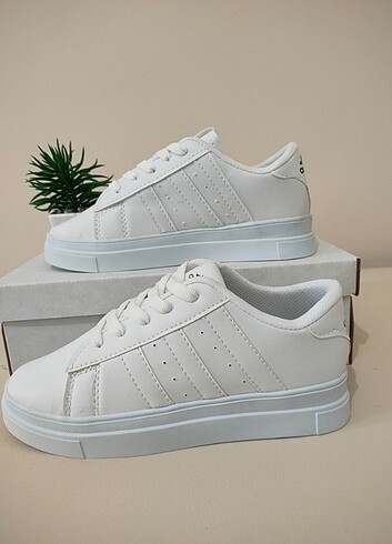Adidas bayan spor ayakkabı