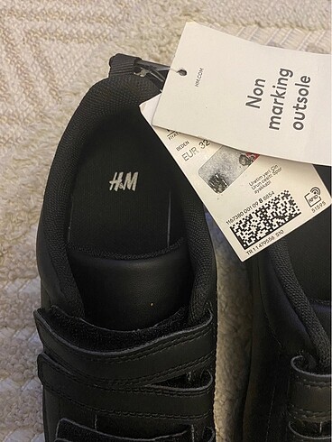 32 Beden siyah Renk H&M siyah spor ayakkabı