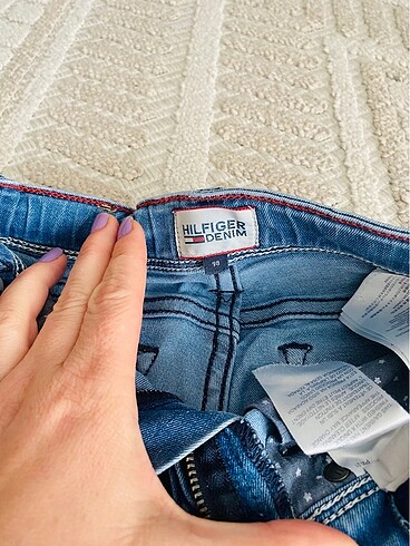 4 Yaş Beden Tommy Hilfiger jean pantolon