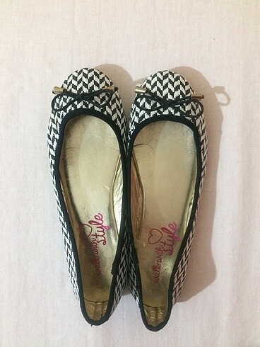 WALK WITH STYLE MARKA SİYAH VE BEYAZ RENKLİ ÇUBUK DESENLİ GOLD R
