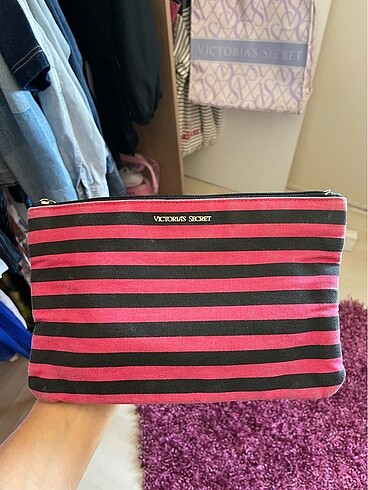 Orijinal victoria?s secret makyaj çantası