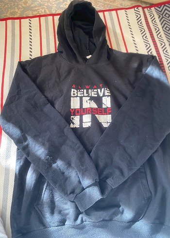 Siyah Kapüşonlu Baskılı Kadın Sweatshirt