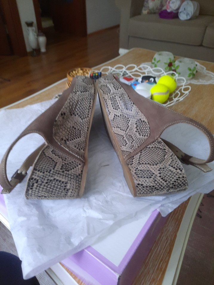 Bej Süet Kadın Dolgu Topuklu Ayakkabı - Görsel 3