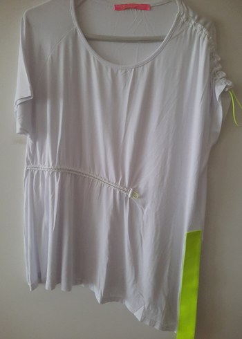 Beyaz Drapeli Kısa Kollu Tişörtü - Görsel 7