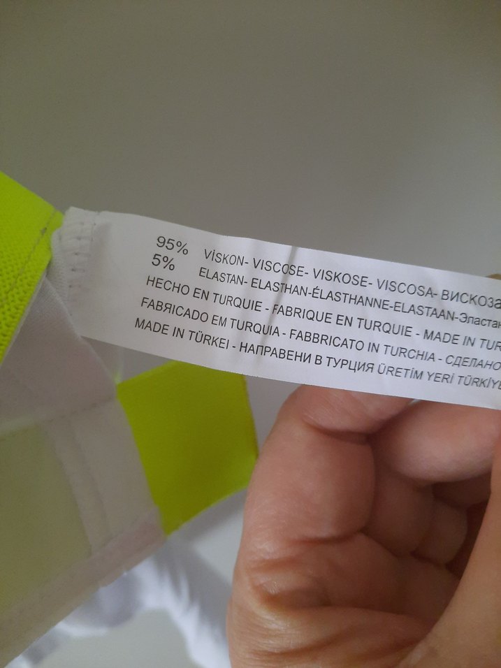 Beyaz Drapeli Kısa Kollu Tişörtü - Görsel 3