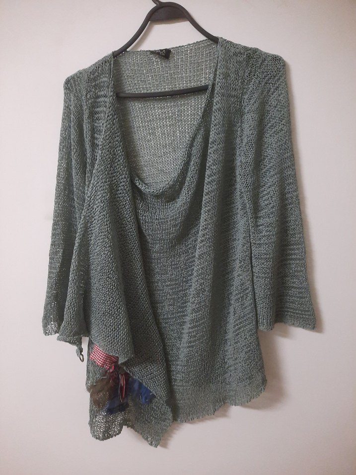 Nakış Detaylı Gri Kadın Triko Kazak,hırka - Görsel 4