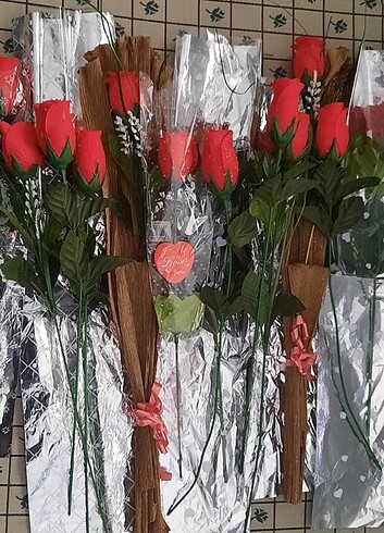 Yapay Kırmızı Gonca Güller