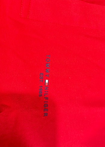 Kırmızı V Yakalı Kısa Kollu Polo Tişört - Görsel 2