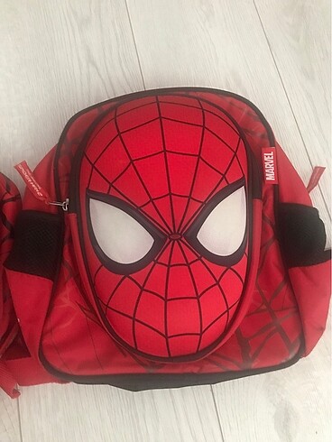 Spiderman çanta beslenme çantası ile