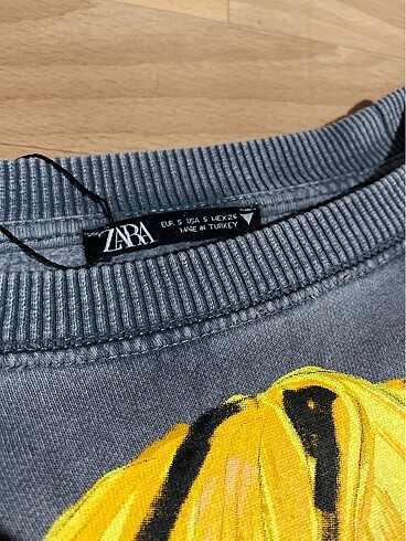 s Beden Zara sweatshirt