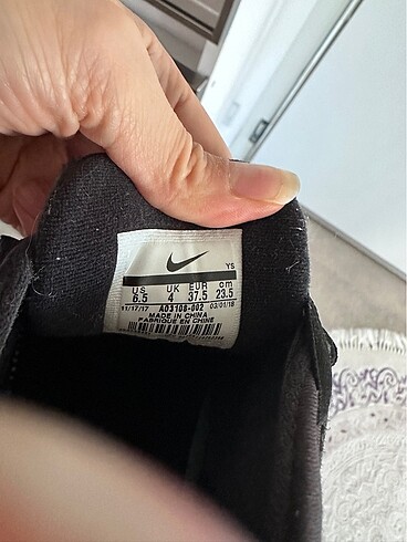 37,5 Beden siyah Renk nike spor ayakkabı