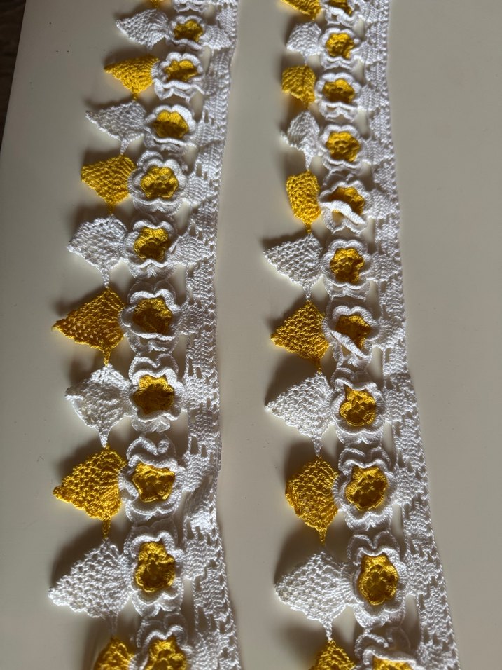 Sarı Beyaz El Örgüsü Havlu Kenarı - Görsel 3