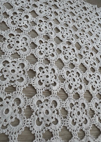 El Yapımı Beyaz Dantel Örtü - Görsel 2