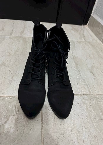 Siyah Süet Stiletto Topuklu Gotik Kadın Bot - Görsel 2