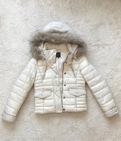 ZARA Beyaz Şişme Mont