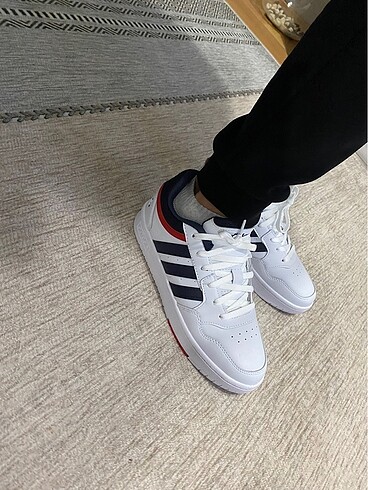 Adidas Çok az giyildi sorunsuz