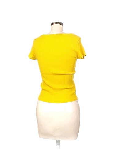 m Beden Collezione T-shirt %70 İndirimli.