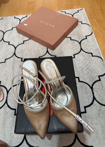 Diğer Bej Parlak Yılan Desenli Tokalı Stiletto