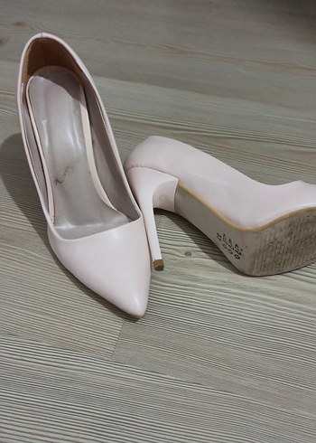 Diğer Bej Minimalist Stiletto Topuklu Kadın Ayakkabı