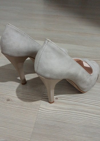 Diğer Bej Süet Stiletto Kadın Topuklu Ayakkabı