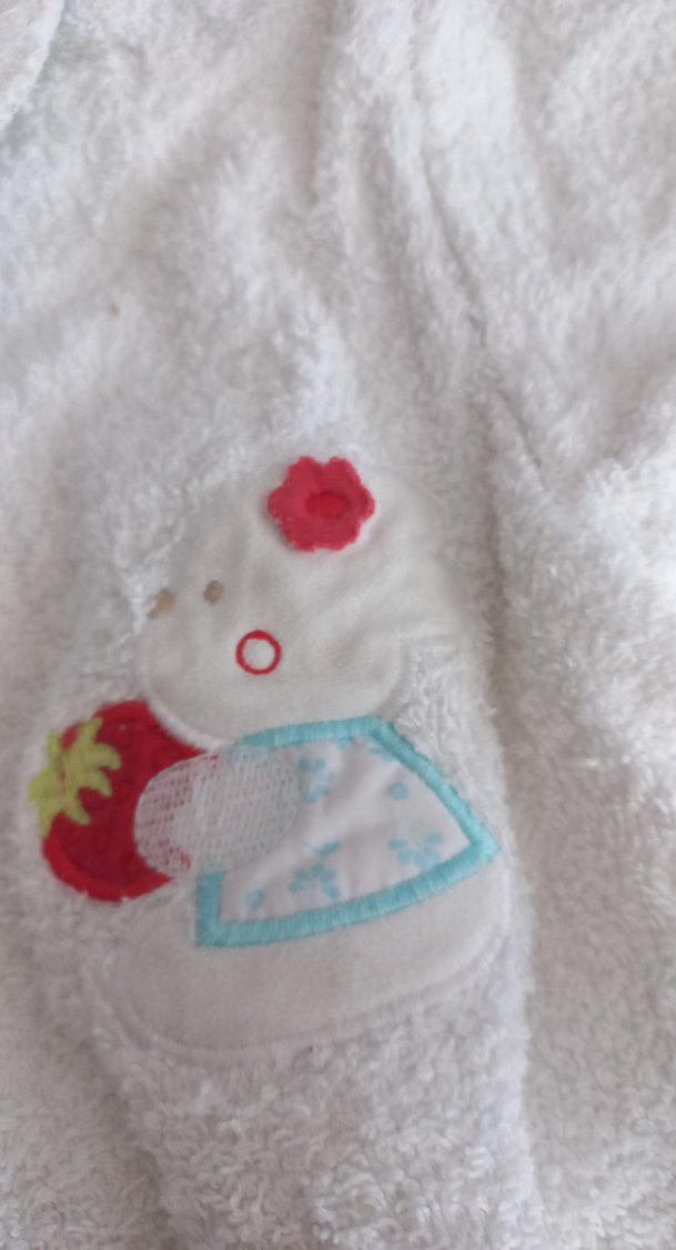 Kapüşonlu Erkek Çocuk Beyaz Nakışlı Bornoz - Görsel 2