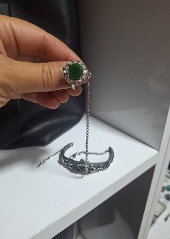 Zincir Detaylı Taşlı Şahmeran