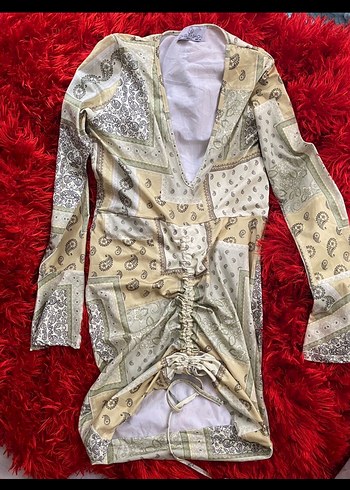 Derin dekolteli mini elbise - Görsel 3