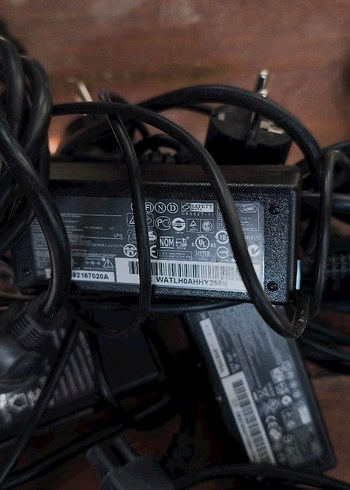 35 adet laptop şarj aleti - Görsel 2