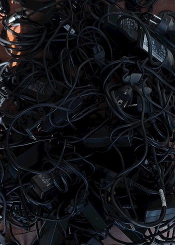 35 adet laptop şarj aleti - Görsel 3