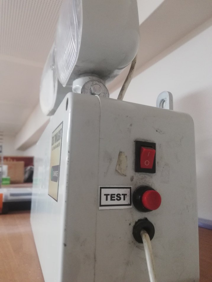 Çift Başlıklı Acil Durum Lambası - Görsel 4