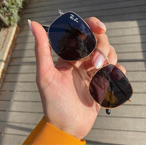 rayban siyah köşeli model güneş gözlüğü