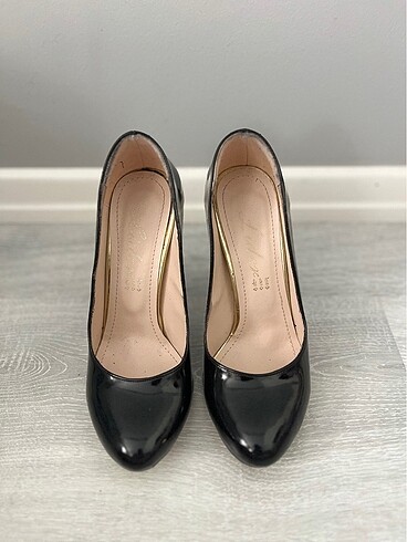 Diğer Stiletto topuklu ayakkabı