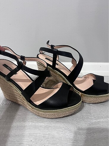 İnci platform sandalet