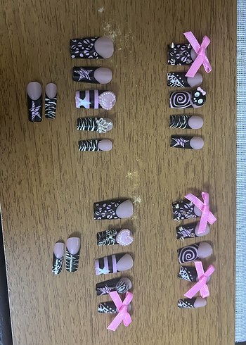 Koyu Pembe Fiyonklu Takma Tirnak - Görsel 4