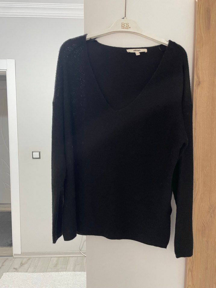 Siyah V Yaka Örgü Kadın Kazak - Görsel 3