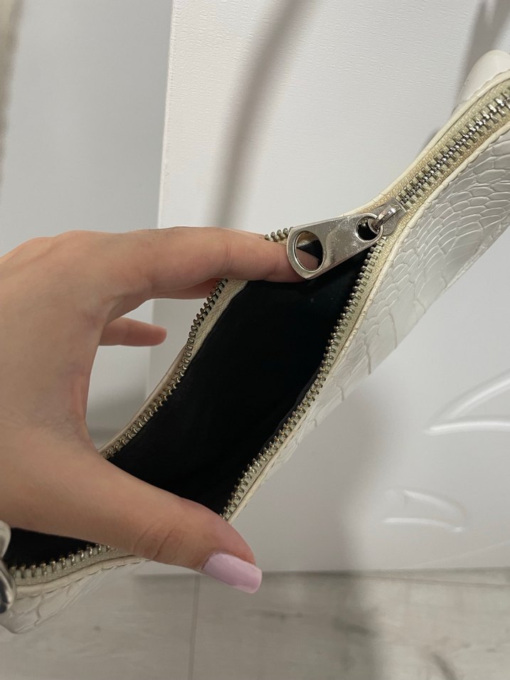 Beyaz Yılan Desenli Minimalist Deri Çanta - Görsel 2