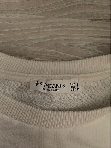 Stradivarius Paris baskılı sweat s beden