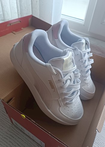 Puma Beyaz Bağcıklı Kadın Spor Ayakkabı